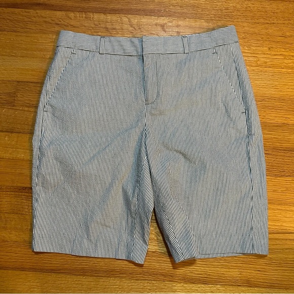 Banana Republic 10” Short Women's Size 4 Flat Front Gray Striped Shorts (a3 NWT - Picture 2 of 9
